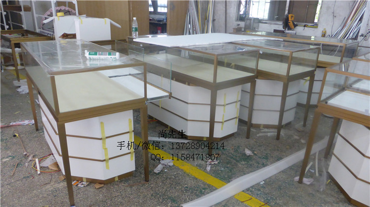 珠寶展示柜圖片.jpg