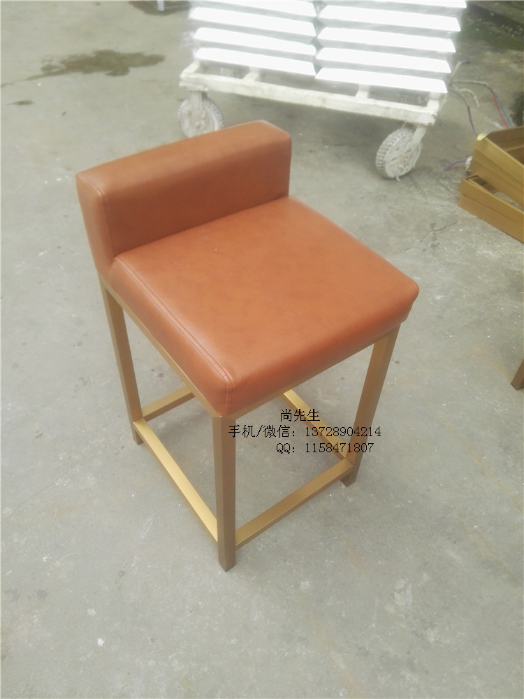 珠寶店凳子.jpg