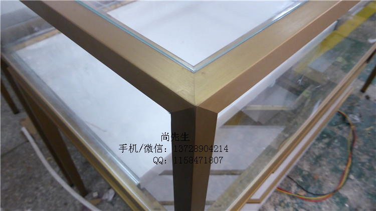 珠寶柜臺細節(jié)展示.jpg