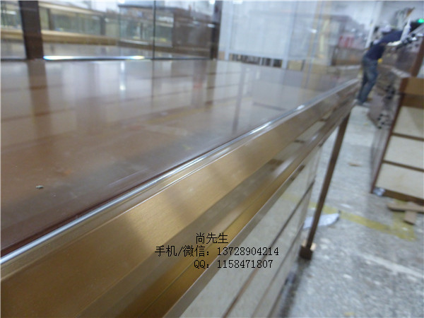 珠寶展柜制作廠家細節(jié)展示.jpg 珠寶展柜制作廠家細節(jié)展示.jpg