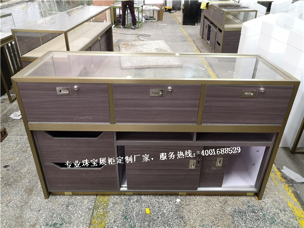 黃金展示柜.jpg