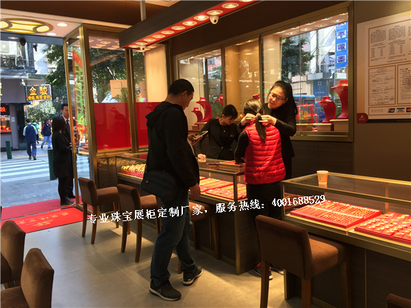 金店珠寶展示柜.jpg