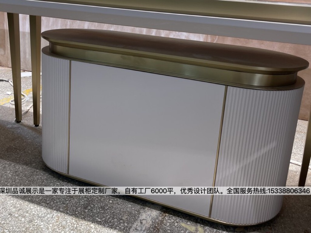 深圳品誠展示名表店展示柜設(shè)計定制效果圖7.jpg