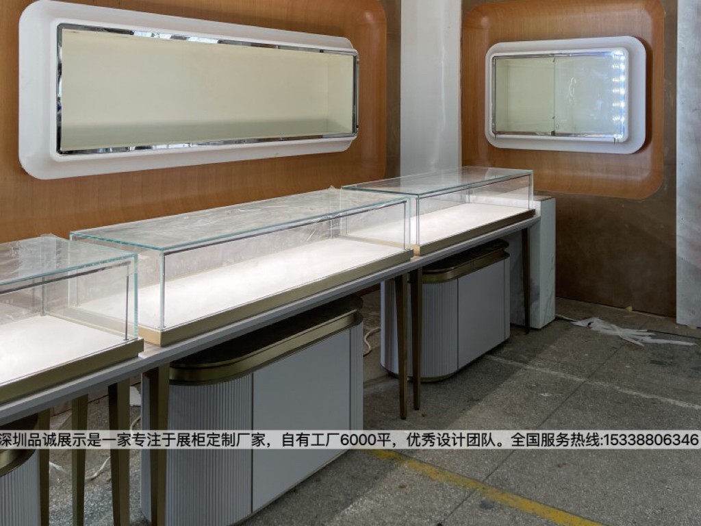 深圳品誠展示名表店展示柜設(shè)計定制效果圖6.jpg