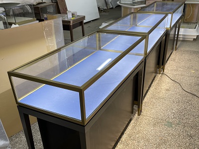 高端雙色不銹鋼珠寶展柜