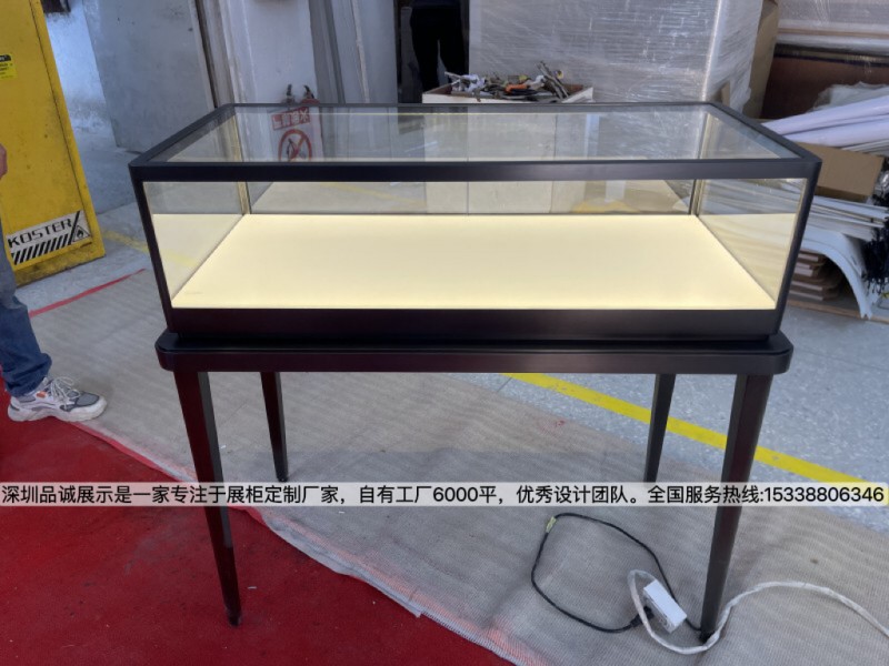 黑色不銹鋼珠寶展柜設(shè)計(jì)